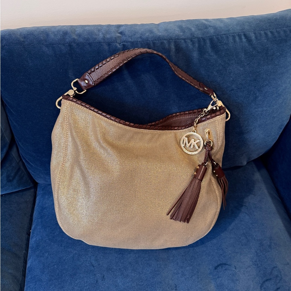 Michael Michael Kors‎ Metalic
Fabric & Leather trim hobo bag